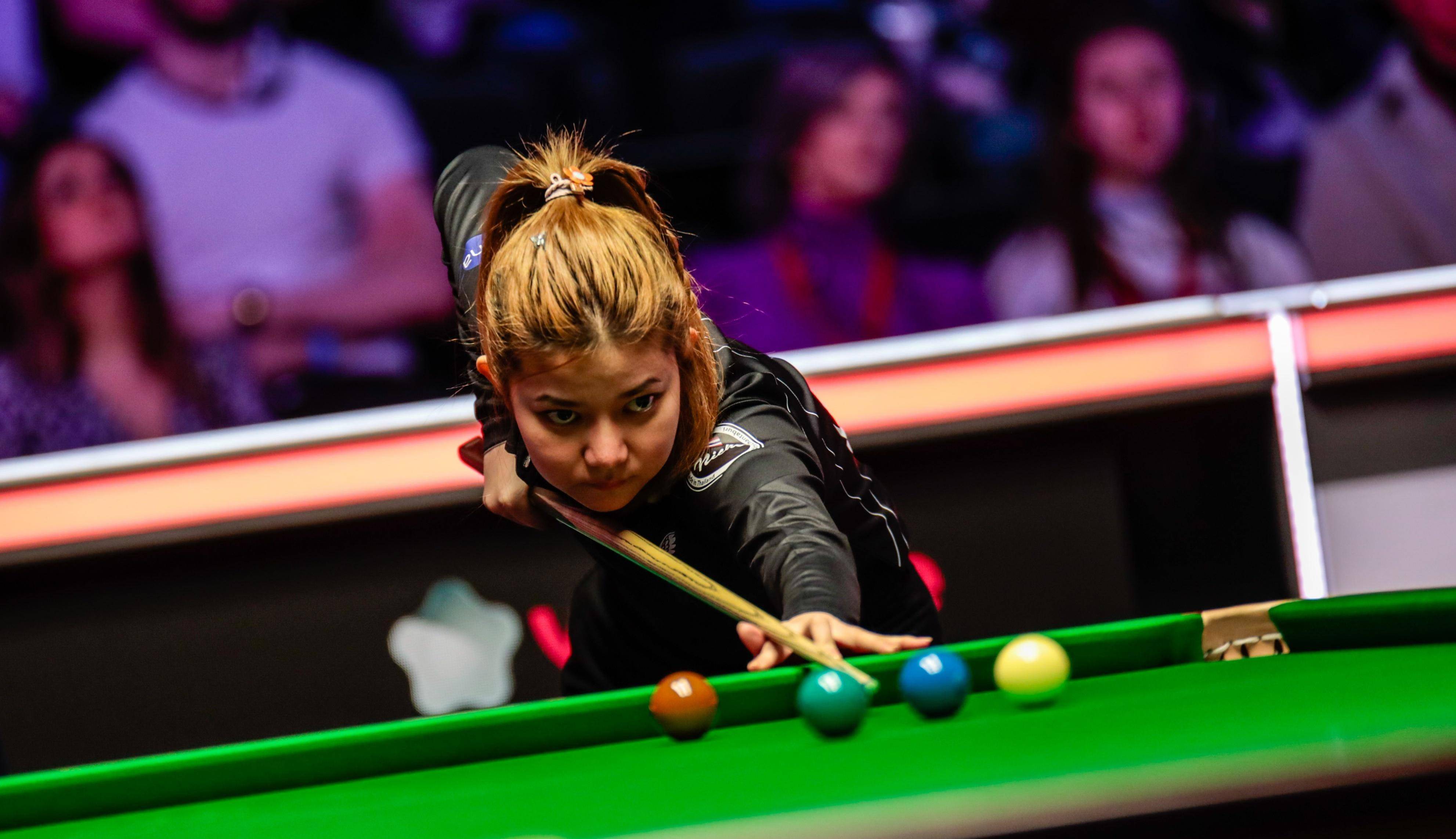 他的发球在 他的发球在