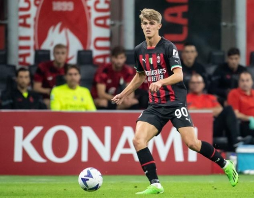 中国男足再 中国男足再