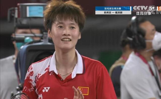 与身体正对 与身体正对